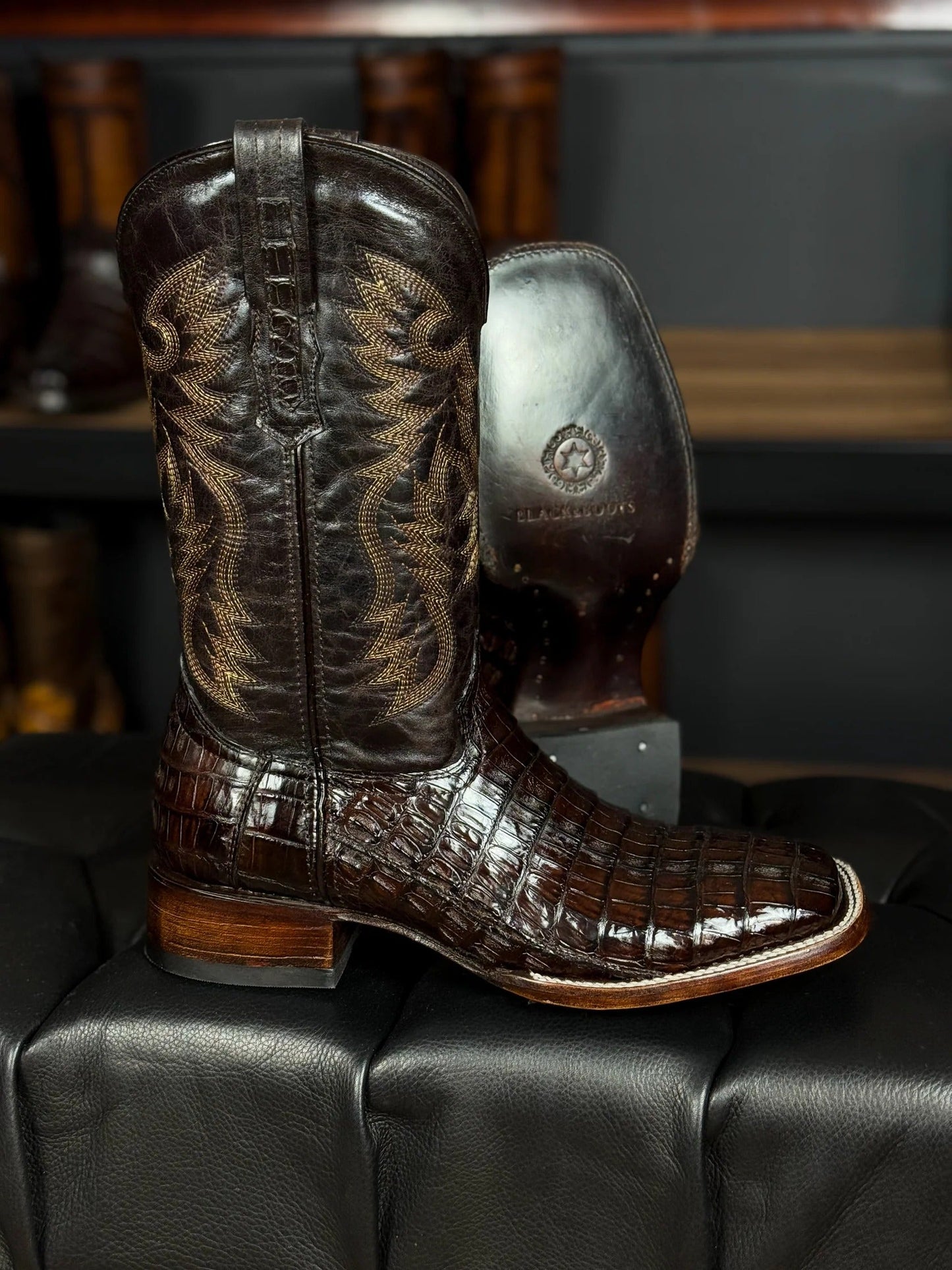 Cowboy Brown Crocodile Tail Bulldog