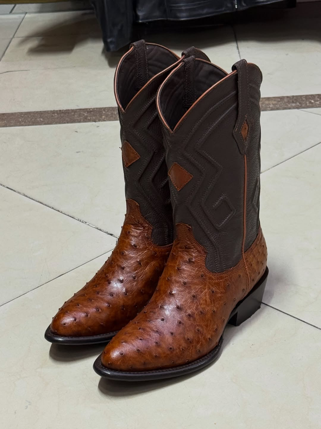 TOP-QUALITY Oval Leather Boots